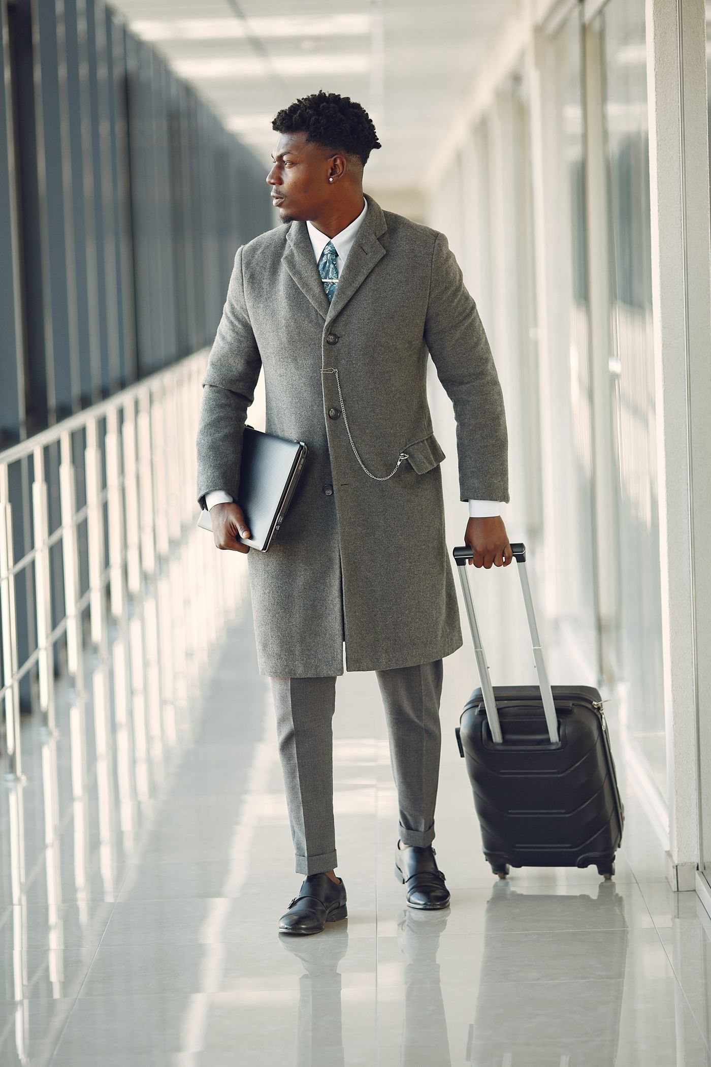 Business travel services for international meetings and projects
